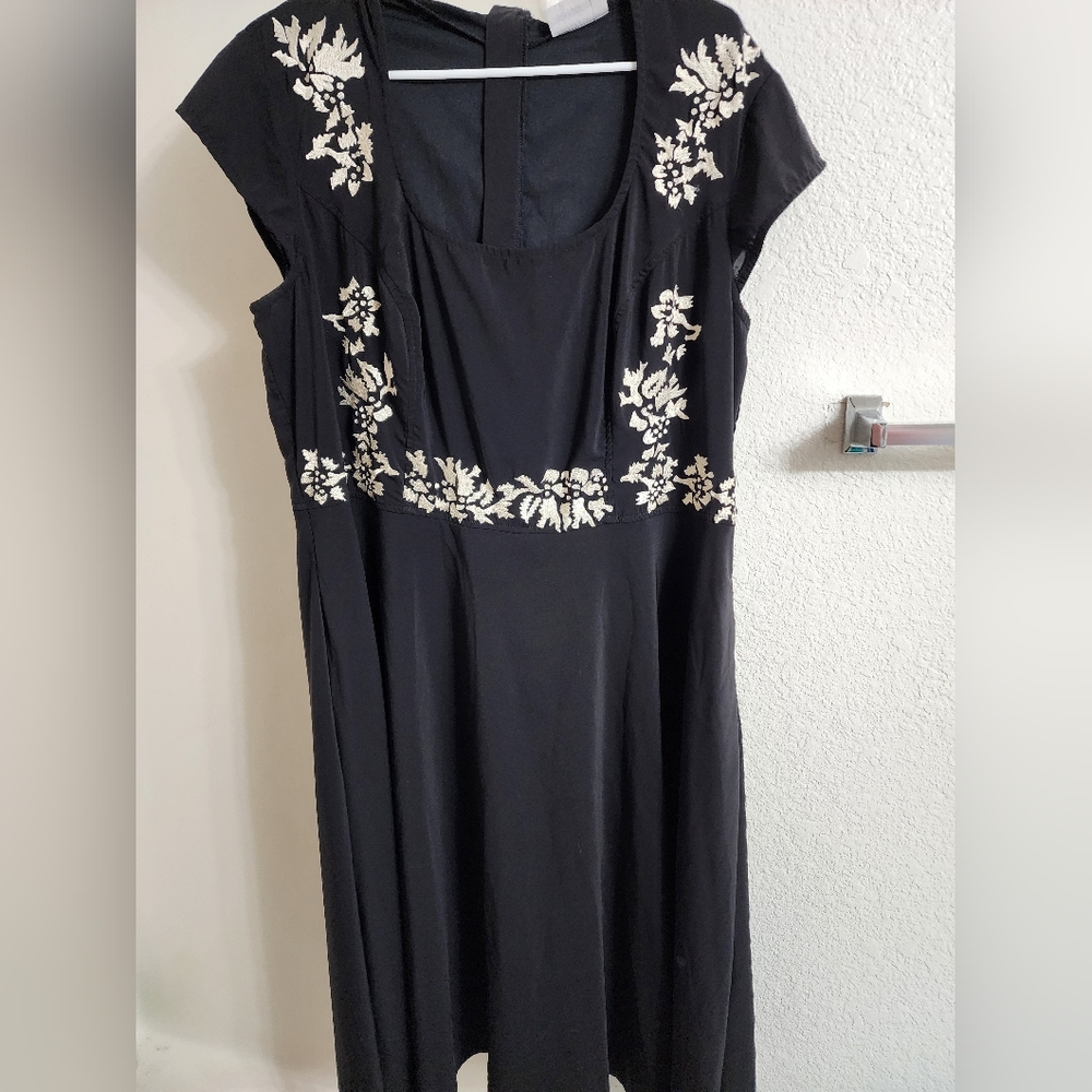 Eshakti Embroidered Fit And Flare Dress With Pockets